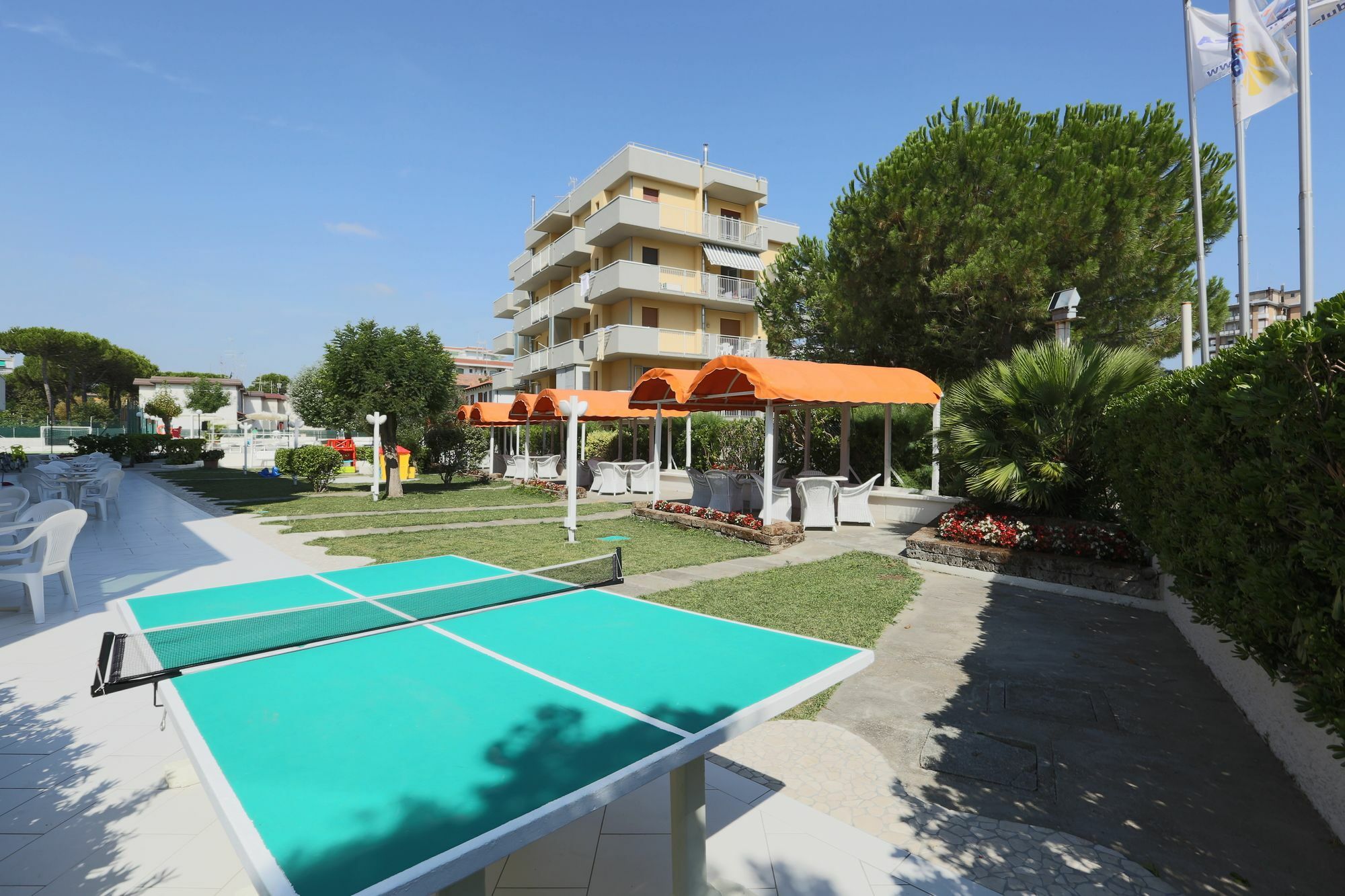 Hotel K2 Marina di Ravenna Exterior photo